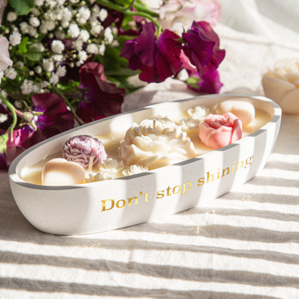 Aromātiska sojas vaska svece FLORA ovālā ģipša trauciņā | aromāts pēc izvēles | personalizējama - LILELE STUDIO