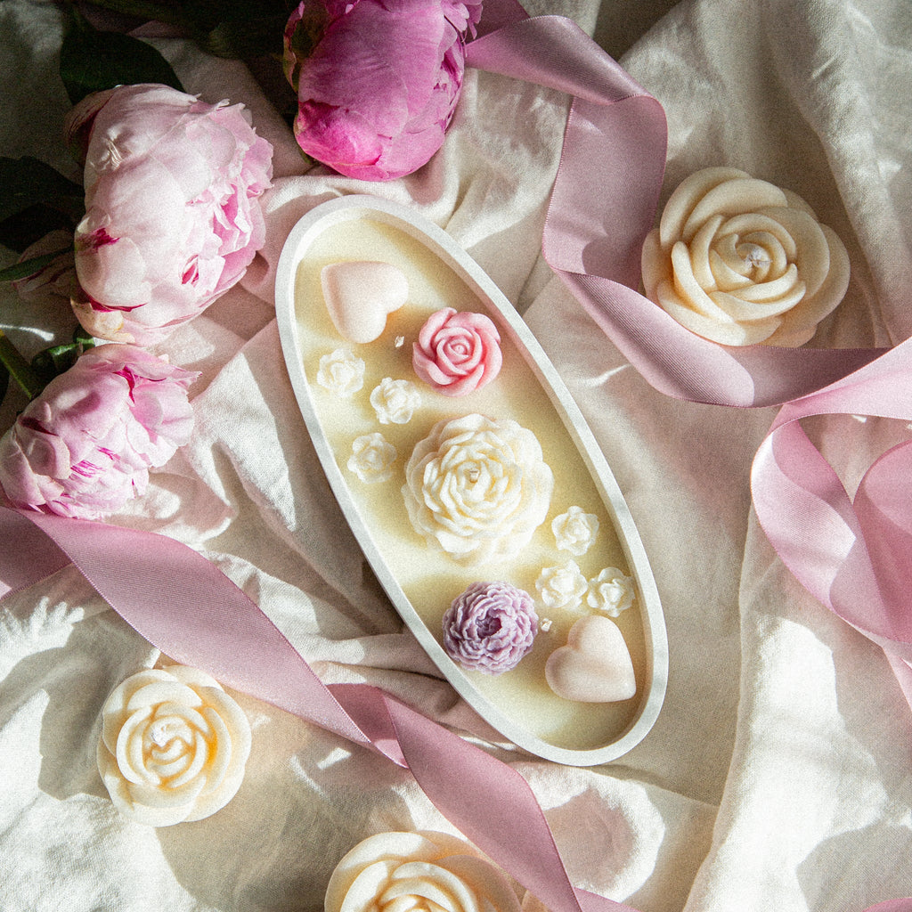 Aromātiska sojas vaska svece FLORA ovālā ģipša trauciņā | aromāts pēc izvēles | personalizējama - LILELE STUDIO