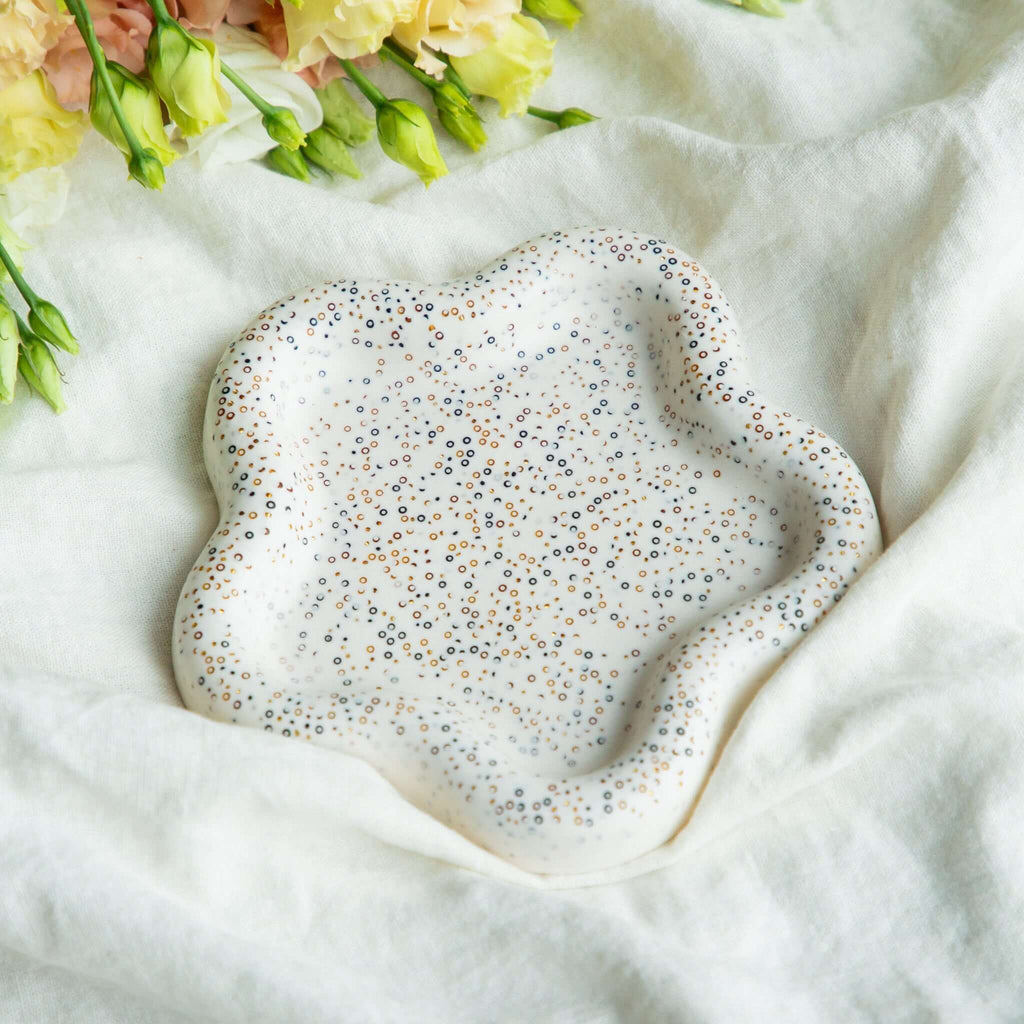 Jesmonīta sīklietu trauciņš ar stikla pērlītēm - LILELE STUDIO