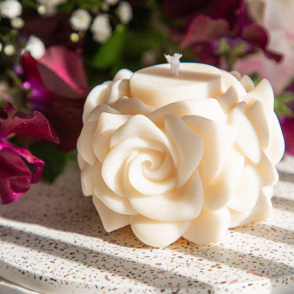 Rapšu vaska svece CLEO | Roku darbs | Bez aromāta - LILELE STUDIO