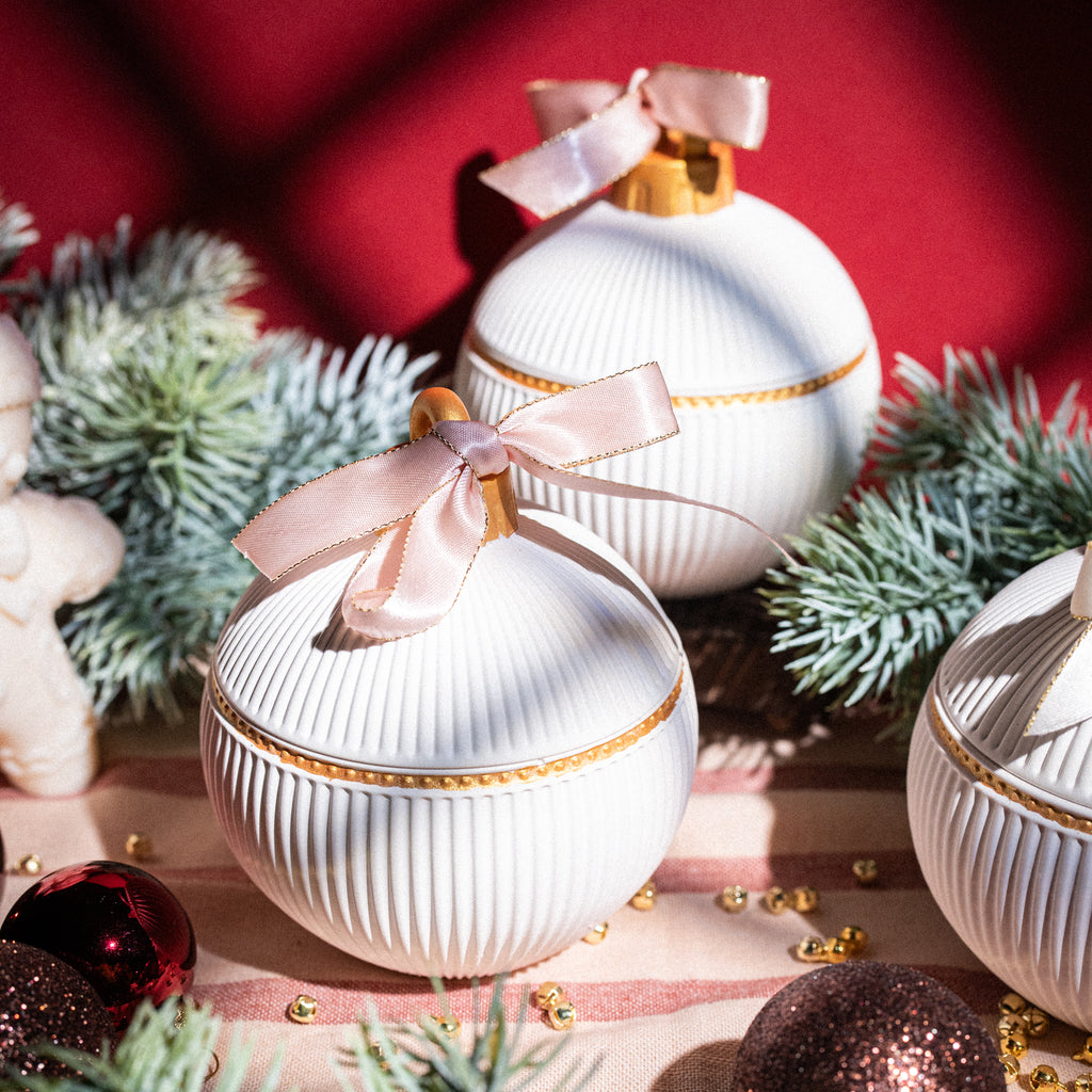 Roku darināta svece – lieliska dāvana Ziemassvētkiem