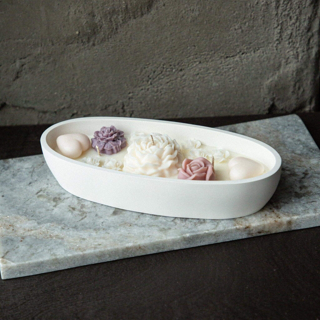 Sojas vaska svece ovālā ģipša trauciņā | aromāts - kašmira plūme - LiLeLe Studio
