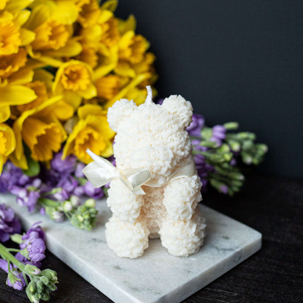 Rapšu vaska svece “Teddy Bear” – roku darbs